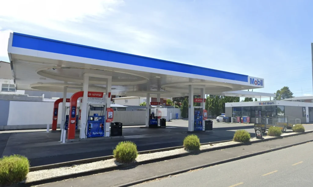 Mobil Fuel Station Steel Column Thermoplastic Coating